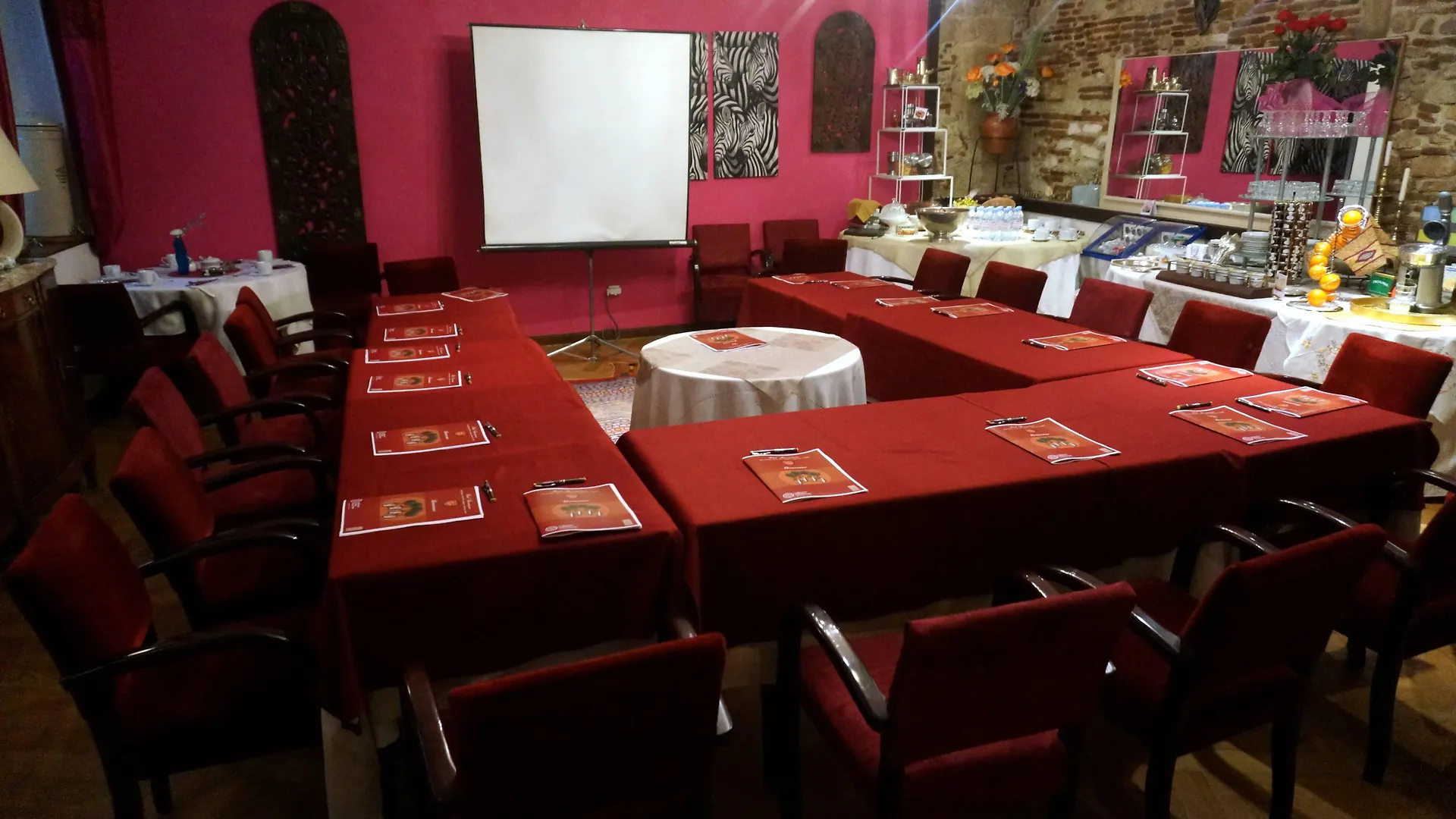 Hotel Renaissance Castres  4*, Castres (Tarn) France